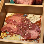 厚切り仙台牛タンと黒毛和牛食べ放題 焼肉倶楽部 - 