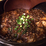 ゆるり 中華食堂 癒食同源 - こだわり麻婆豆腐茄子 660円。