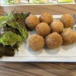 BAMBOO RESTAURANT - タロ芋揚げ団子