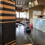 ガーデン金丸 - 店内