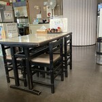 ガーデン金丸 - 店内