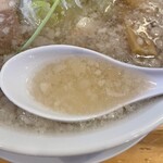 麺処壱番 郡山店 - スープ(背脂トッピング)