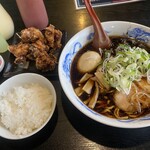 らーめん・炭火焼・おでん 麺蔵 - いつものからあげセット。今日は煮卵もトッピング