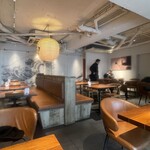 君のハンバーグを食べたい - 店内テーブル席