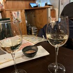 池袋サイゴンレストラン - 100円追加でダラット白ワインも飲んでみました