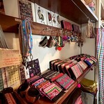 カフェモン - 毎年チェンマイで買い付けてくるタイ北部の山岳民族、Hmong族の小物たち♪  今年も2月に半月間行ってくるそうですよ(^^)