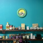 カフェモン - キッチンの後ろの棚、壁の色、調味料入れ、時計など、どれもこれもいちいちカワイイ♡