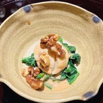 蓬左茶寮 - 帆立とちぢみほうれん草の和え物