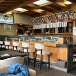 紀の代寿司 - 清潔な店内　掃除が行き届いているのがわかります