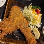 魚屋の台所 下の一色 - くじらフライ