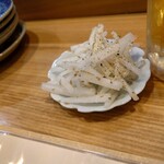 おでんと肴 ちくわ - だいこんサラダ！パクパク食べちまう