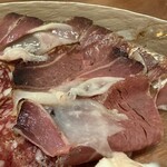 四季彩 平山 - 自家製ハムの盛り合わせ:ツキノワグマのスモーク生ハム    アップ