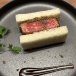 焼肉うしごろ - 和牛ヒレカツサンド トリュフ添え