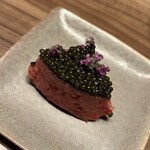 焼肉うしごろ - キャビアと和牛のタルタル
