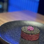 焼肉うしごろ 銀座店 - キャビアと和牛のタルタル