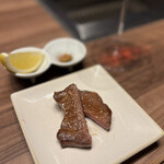 焼肉うしごろ - 究極の黒タン 厚切り