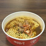 ヤンニョム - 袋麺にソーセージとキムチをトッピング