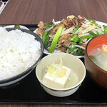 食堂 いしん - レバニラ定食（ご飯山盛り）税込900円+200円