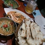 タンドールバル カマルプール - ナンとカレーたち