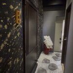 北海道 海の幸・山の幸 彩葉 - 店内通路