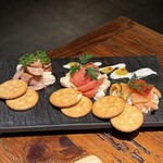 鉄板串 燻製 MOKU - ひとくちポテサラ3種