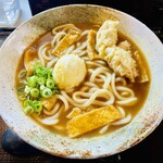 らんぷ若蔵 - 注文から9分程で着丼、紙エプロンをくれた。