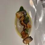 PRIMO - 温かい前菜　あたたかい前菜菊芋ピューレ　チップと鯖魚のソティ