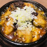 中国料理 ファンファン - 牡蠣トッピングの麻婆豆腐