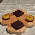 ベージュ アラン・デュカス 東京 - 