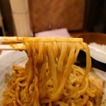 唯一無二のらぁ麺専門店 イ袋ワシづかみ - スパイスカレー背脂まぜそば