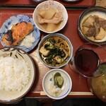 義屋 - ○お昼の定食1,000円 ご飯おかわり100円