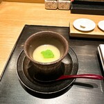 おみ乃 椿 - 玉葱とじゃがいものパイタンスープ ○