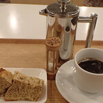 トーコーキッチン - 手づくり 紅茶シフォンケーキ ホットコーヒー