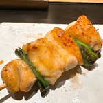 おみ乃 椿 - 比内地鶏の手羽元 ○少し筋張ってる