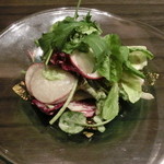 神戸牛炉窯焼ステーキ 雪月風花 北野坂 - １０種類以上の野菜のサラダ