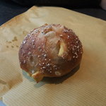 泉北堂 - 和栗とホワイトチョコのプチフランス120円