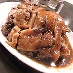 鴻運 - アヒルの醤油煮