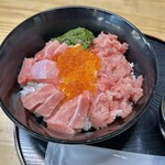 塩釜仲卸市場 マイ海鮮丼コーナー - 料理写真: