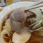 RAMEN TSUKEMEN YAMATO - 鶏醤油らぁ麺の豚チャーシュー