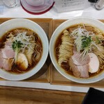 RAMEN TSUKEMEN YAMATO - 鶏醤油らぁ麺 波(左)と大盛(右)