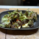 立呑み 千吉良屋 - ■トマトとチーズのサラダ ￥200