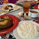 クイーン・オブ・ハートのバンケットホール - 