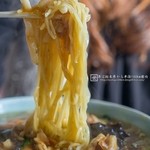 金龍園 - 旨味が溶け出したスープと麺の相性抜群！