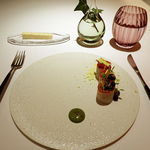 リベルテ・ア・ターブル・ド・タケダ - マスのタルタル カブとタピオカ オレガノソース