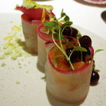 リベルテ・ア・ターブル・ド・タケダ - マスのタルタル カブとタピオカ オレガノソース