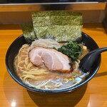 横浜ラーメン てっぺん家 - ラーメン