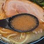 横浜ラーメン てっぺん家 - ラーメン