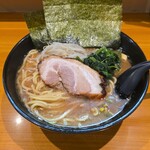 横浜ラーメン てっぺん家 - ラーメン