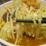 百菜 - 麺は平打ち