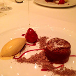 銀座 レカン - ショコラとイチゴのフォンダン